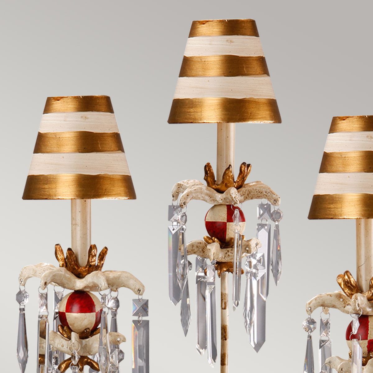 Tischlampe Birdland mit 3 Armen, Creme und Gold mit creme- und goldgestreiftem Schirm